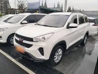 WuLing Hongguang S3