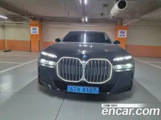 BMW i7 (G70)