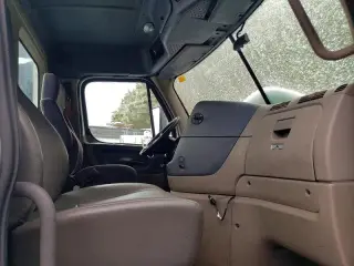 FREIGHTLINER CASCADIA 1 2016