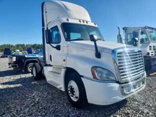FREIGHTLINER CASCADIA 2014