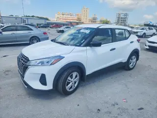 NISSAN KICKS PLAY 2025