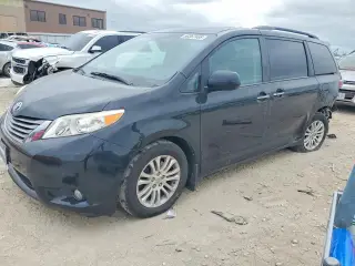 TOYOTA SIENNA 2015