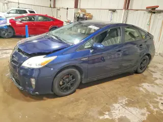 TOYOTA PRIUS 2014