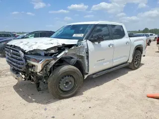 TOYOTA TUNDRA 2024