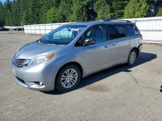 TOYOTA SIENNA 2015