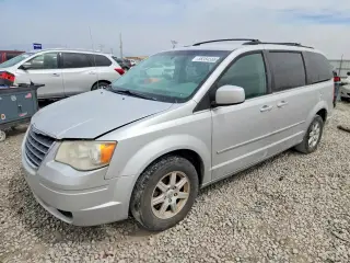CHRYSLER TOWN & COUNTRY 2010