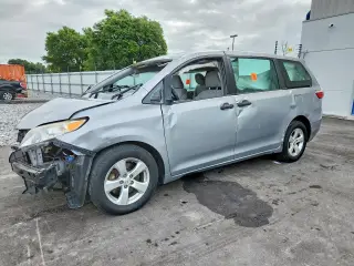 TOYOTA SIENNA 2015