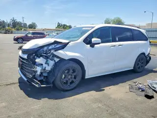 TOYOTA SIENNA 2026