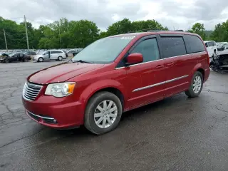 CHRYSLER TOWN & COUNTRY 2016