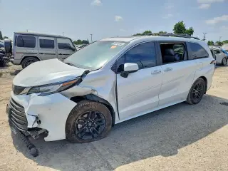 TOYOTA SIENNA 2023