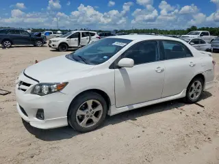 TOYOTA COROLLA 2011