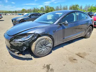 TESLA MODEL 3 2025