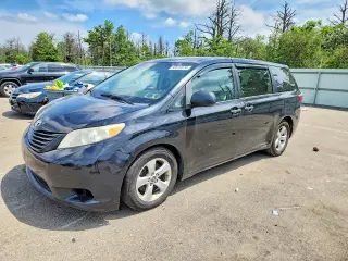 TOYOTA SIENNA 2017