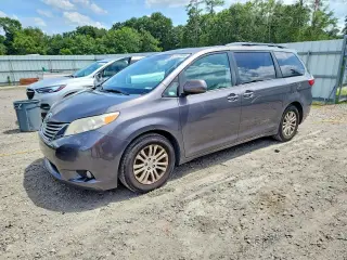 TOYOTA SIENNA 2015