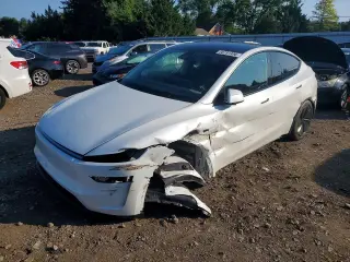 TESLA MODEL Y 2026
