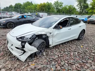TESLA MODEL 3 2020
