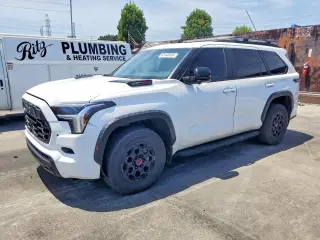 TOYOTA SEQUOIA 2024