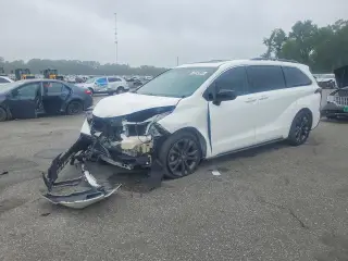 TOYOTA SIENNA 2023