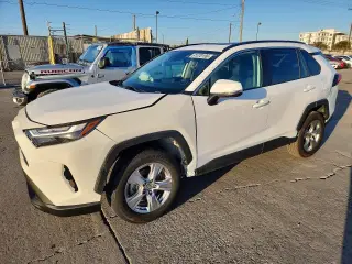 TOYOTA RAV4 2024