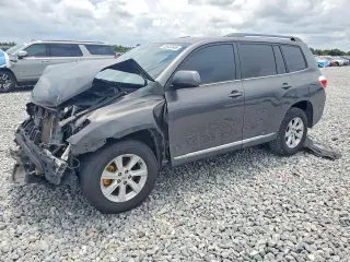 TOYOTA HIGHLANDER 2013