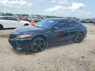 TOYOTA CAMRY 2019