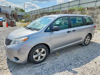 TOYOTA SIENNA 2016
