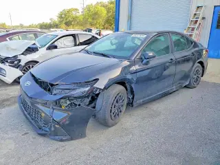 TOYOTA CAMRY 2025