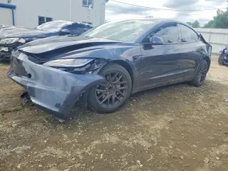TESLA MODEL 3 2025