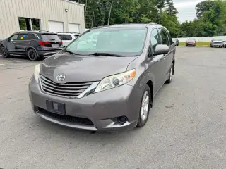 TOYOTA SIENNA 2017