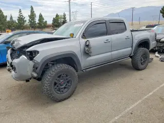 TOYOTA TACOMA 2018