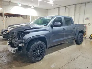 TOYOTA TUNDRA 2026