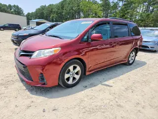 TOYOTA SIENNA 2018