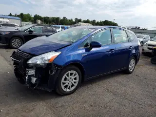 TOYOTA PRIUS V 2014