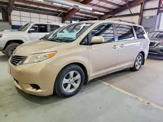 TOYOTA SIENNA 2013