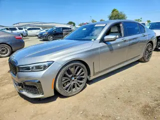 BMW 750 2022