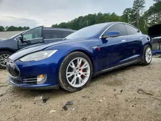 TESLA MODEL S 2015
