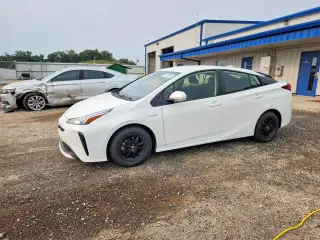 TOYOTA PRIUS 2021