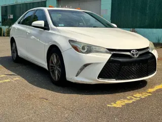 TOYOTA CAMRY 2016