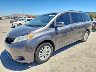 TOYOTA SIENNA 2011