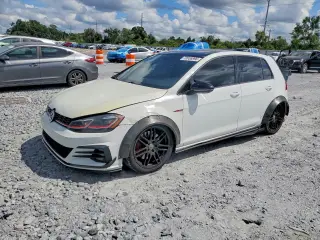 VOLKSWAGEN GTI 2021